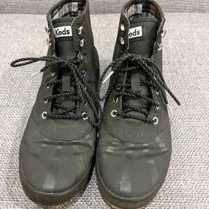 Keds Scout boots with ortholite soles.  Flannel line.  Women’s size 8 US. EUC.
